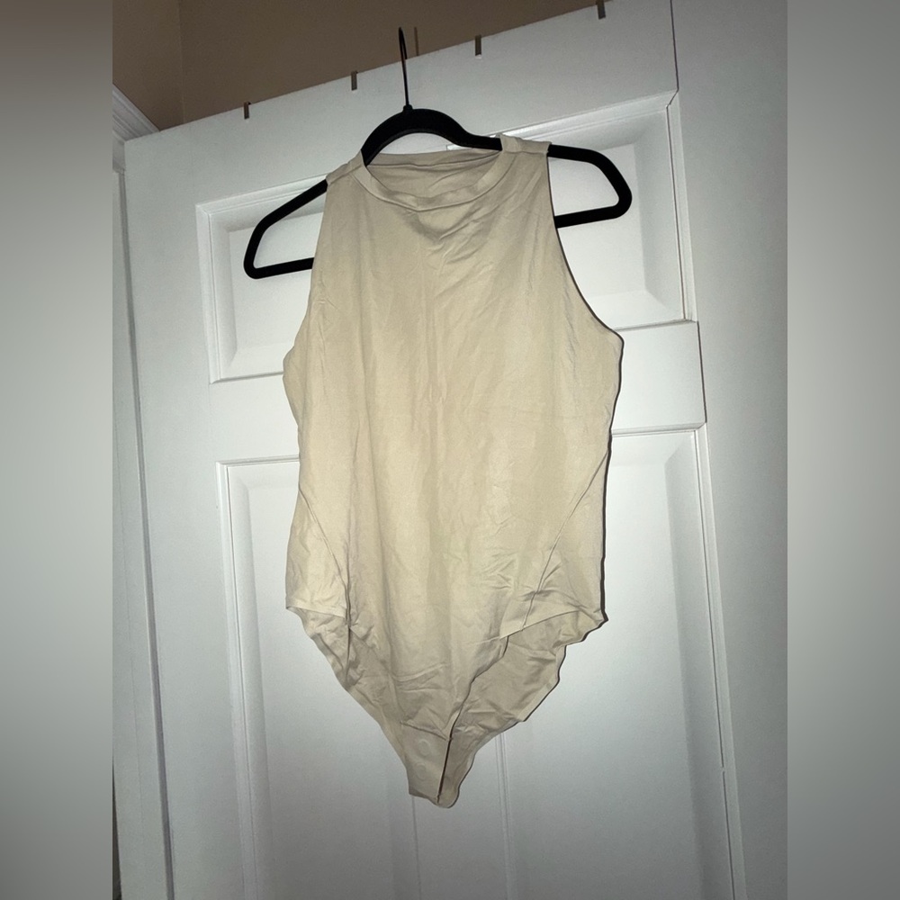 Lululemon Wundermost Ultra-Soft Nulu High-Neck Sleeveless Bodysuit Mojave Tan L